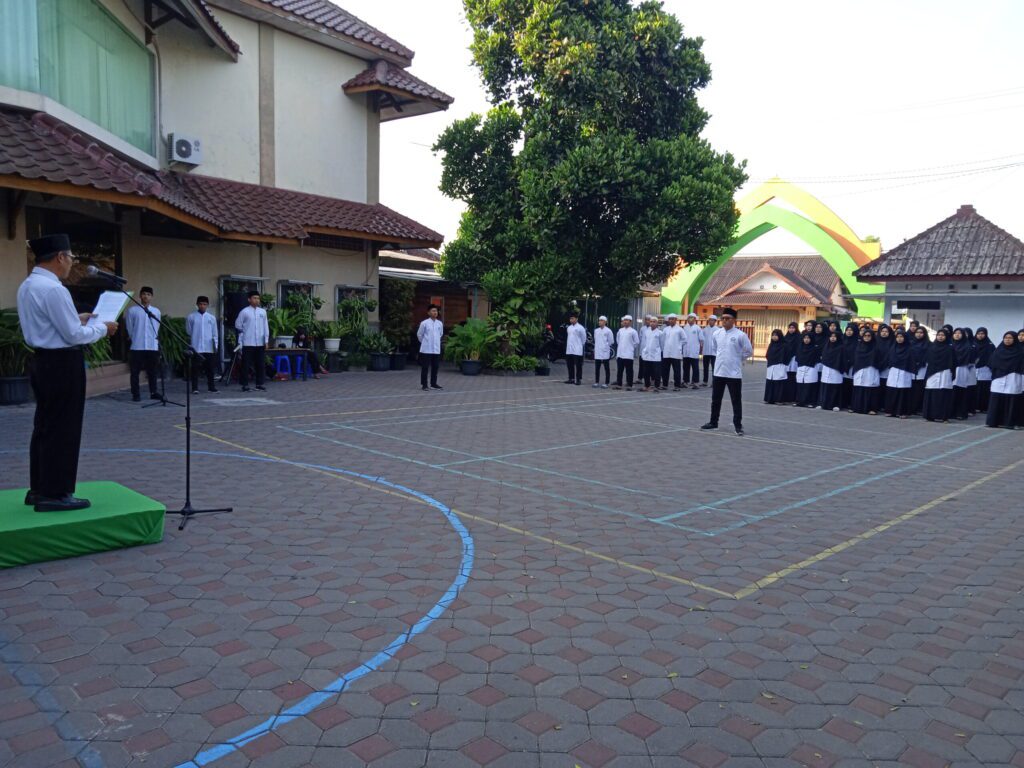 Upacara bendera peringatan Hari Lahir Pancasila PPPM Baitussalam, Daengan, Yogyakarta, Kamis (1/6/2023)