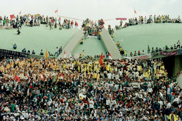 Suasana Demonstrasi Reformasi 21 Mei 1998