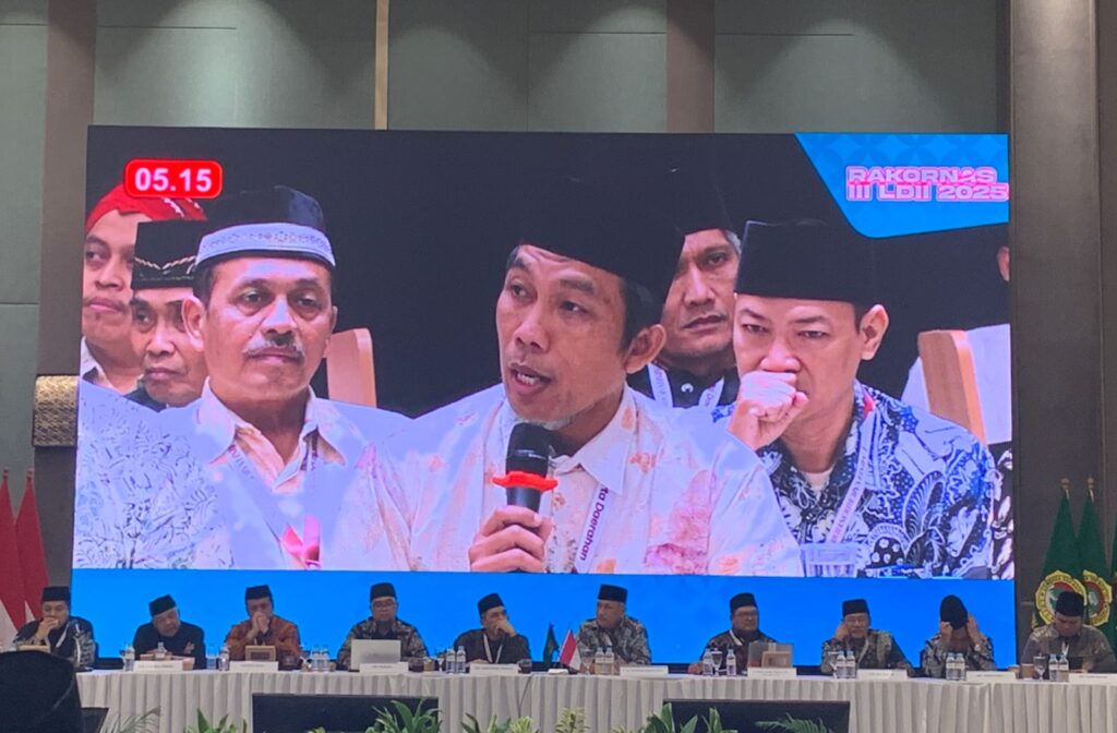 Atus Syahbudin saat memberikan pandangan pada Rakernas III, sampaikan program unggulan