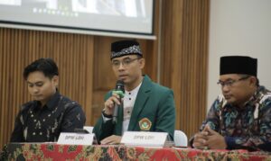 Ketua Biro PKD DPW LDII DIY Ustadz Endri Sulistyo saat menyampaikan dalil lembaran tentang Lailatul Qodar