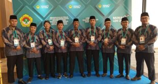 Pengurus DPW dan Ketua DPD se DIY berfoto bersama Ketua DPP LDII Bidang Ekonomi Syariah