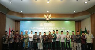 Jajaran Pengurus LDII DIY beserta Tamu undangan berfoto bersama pada Muswil VIII LDII DIY