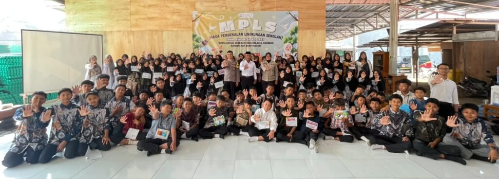 SMP Alkarima Boarding School