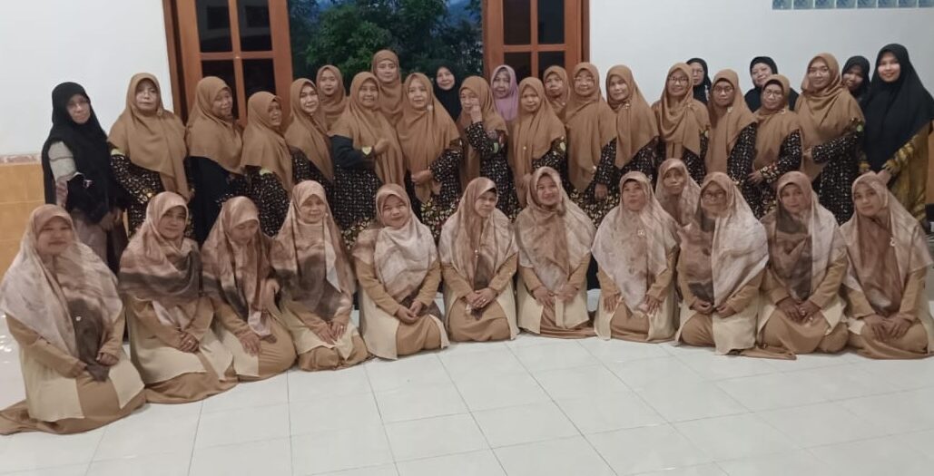 Foto bersama Studi Banding Bagian PPKK DPD LDII Sleman ke LDII Pacitan, Jawa Timur, pada Sabtu (24/10)