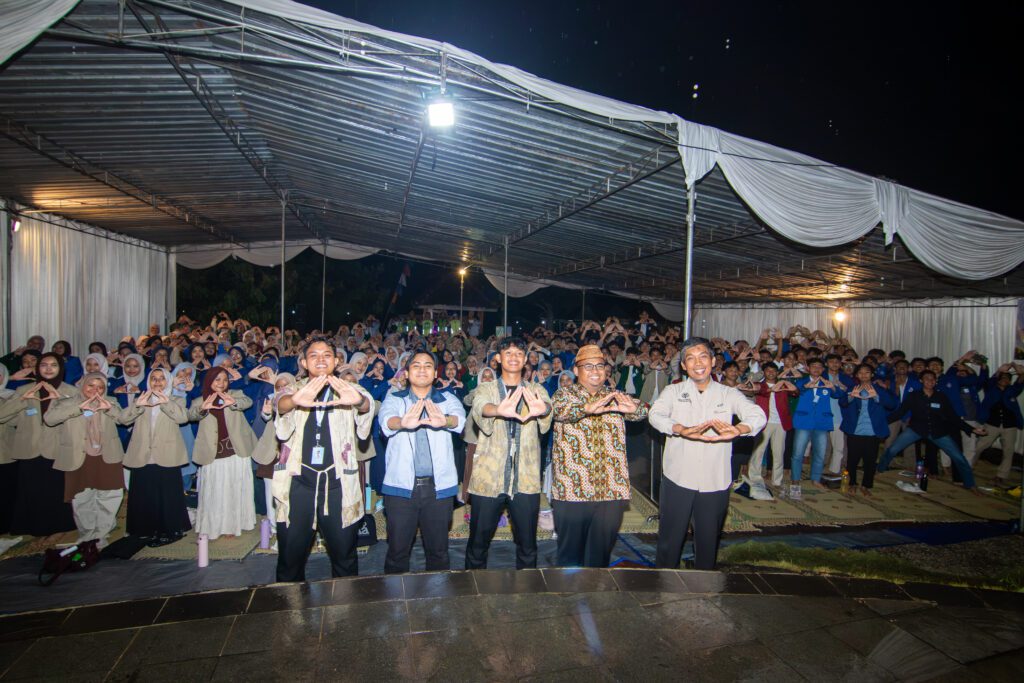 Foto Bersama Peserta dan Pemateri dan Ketua DPW LDII DIY pada gelaran Akrab Muda 2026
