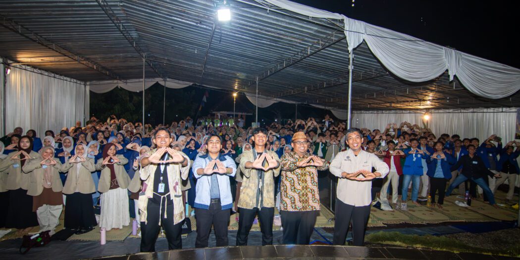 Foto Bersama Peserta dan Pemateri dan Ketua DPW LDII DIY pada gelaran Akrab Muda 2026
