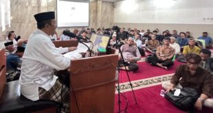 Sekretaris DPW LDII DIY, Gathot Wardoyo saat memberikan materi kepada PC LDII Depok secara luring dan daring. Foto: Lines